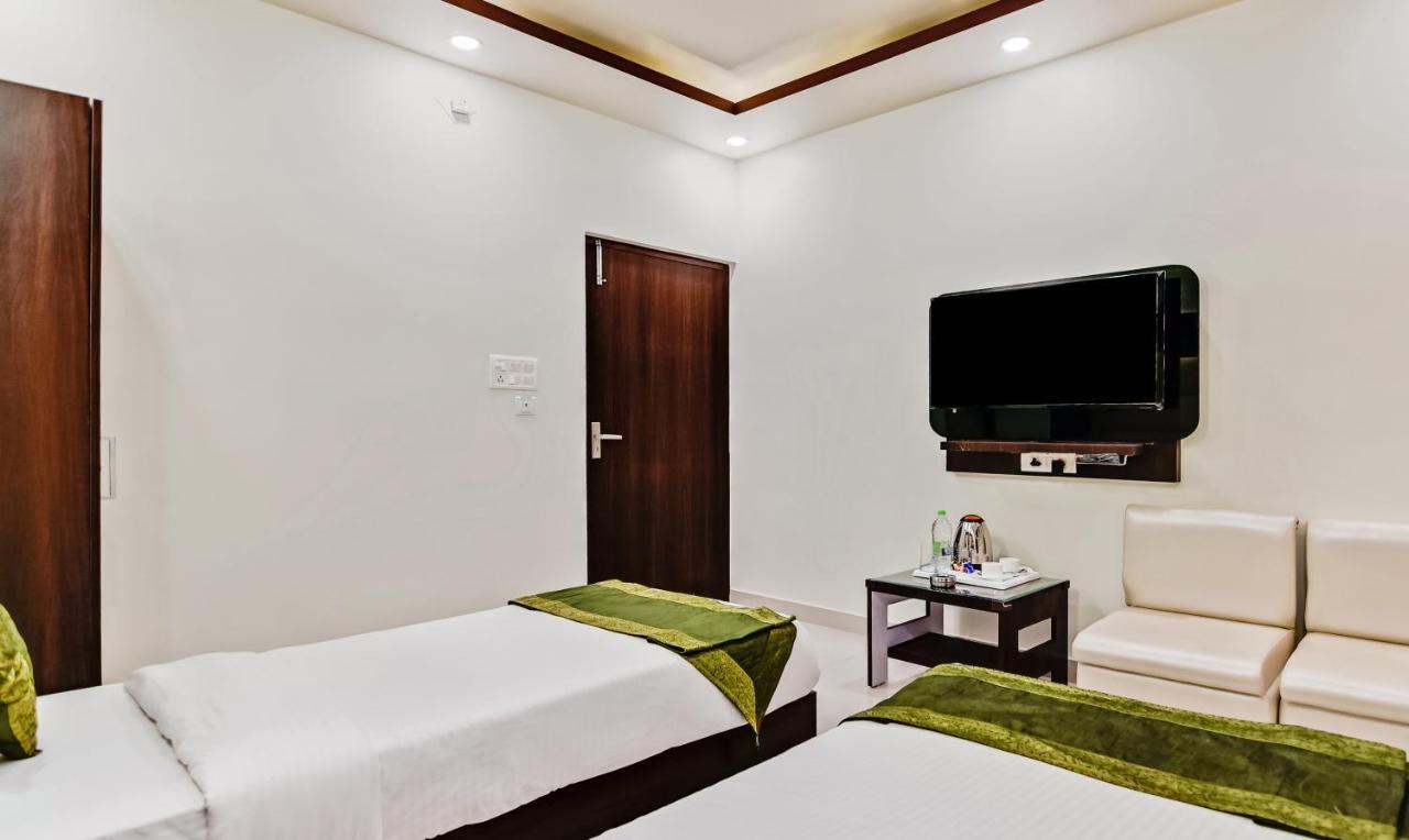 Treebo Resto- Near Lucknow Railway Station Hotell Exteriör bild